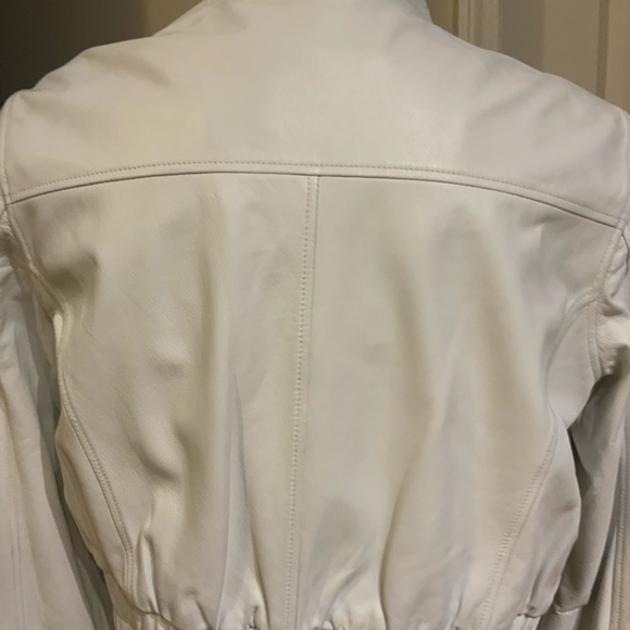 White Andre Marc leather crop jacket ( final sale) - Picture 8 of 9